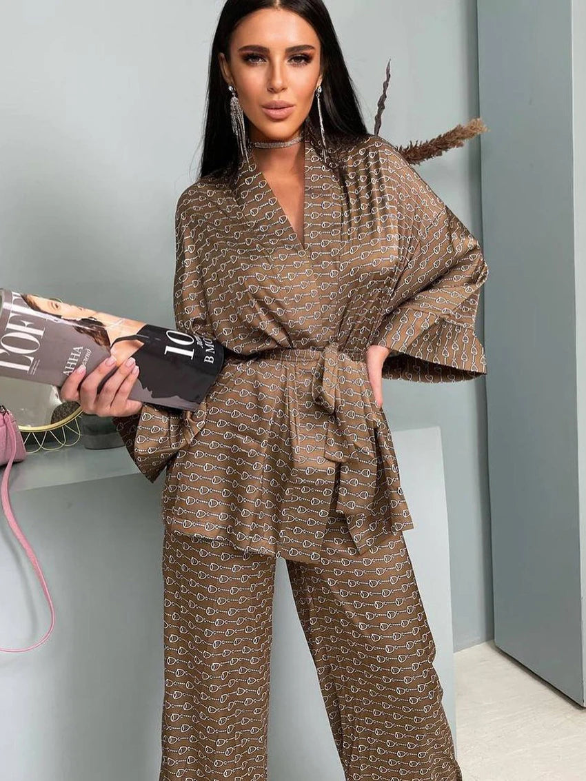 Kimono marrón con estampado