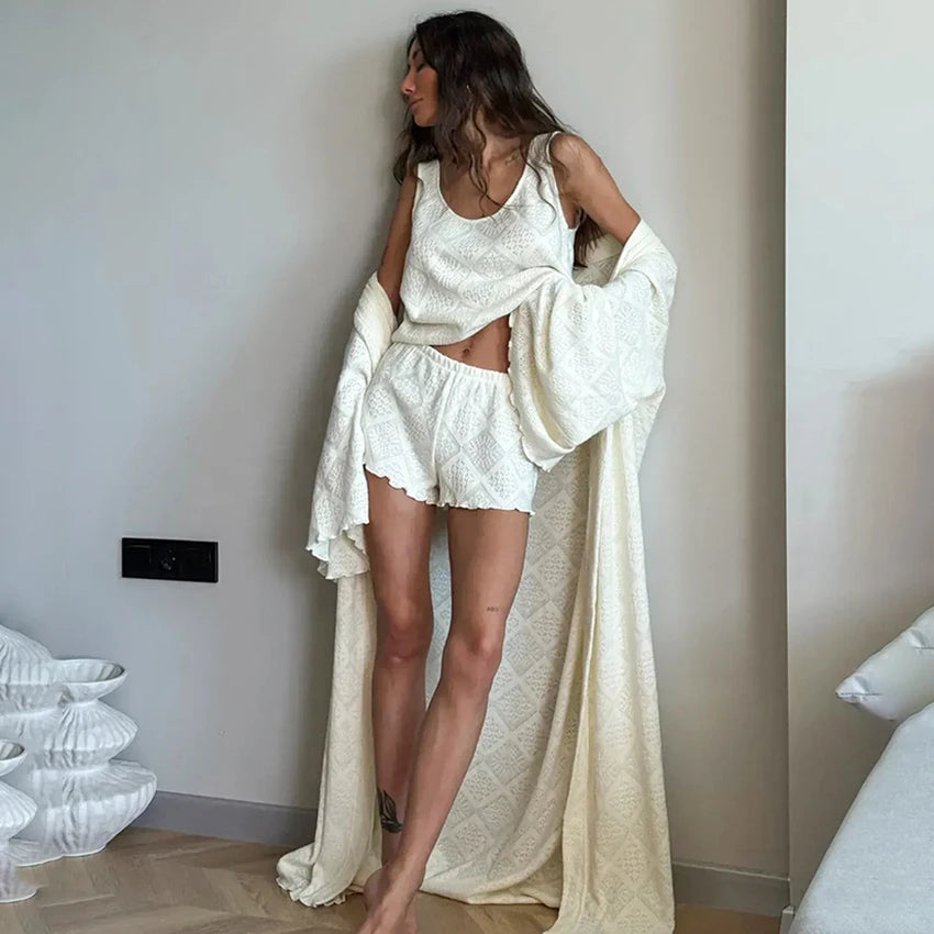 Conjunto de punto bordado con kimono largo