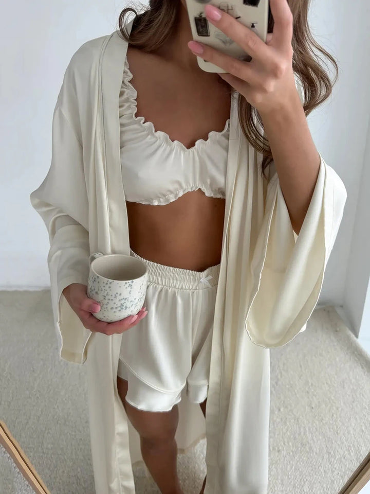 Pijama de raso con bata larga