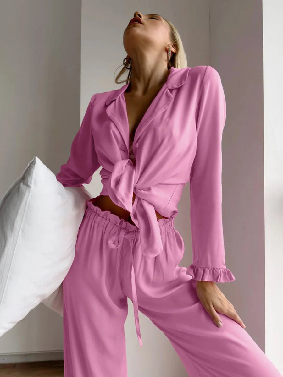 Pijama con camiseta y ribete de volantes