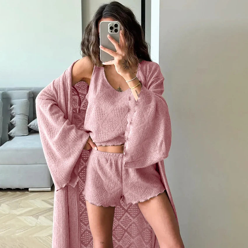 Conjunto de punto bordado con kimono largo