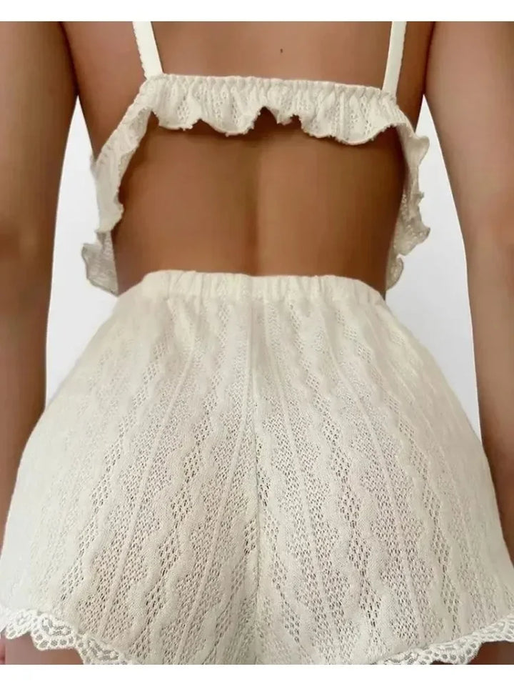 Pijama beige de punto acanalado con ribete de encaje
