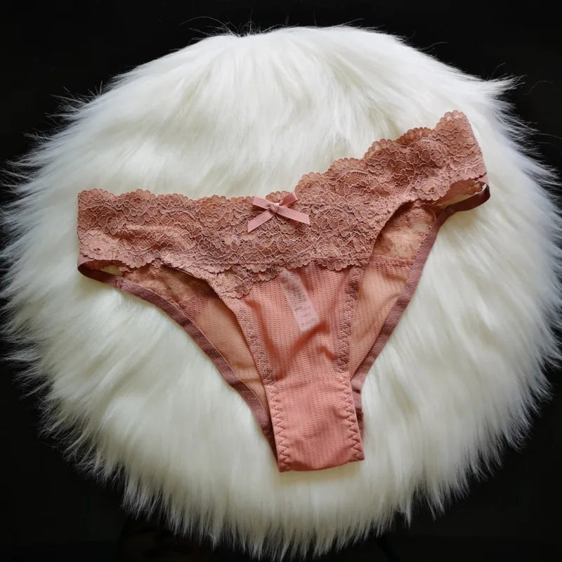 Braguita de malla con ribete de encaje