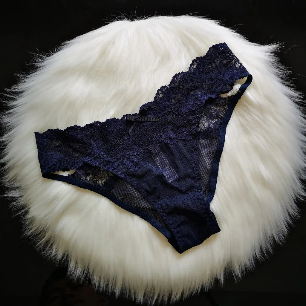 Braguita de malla con ribete de encaje