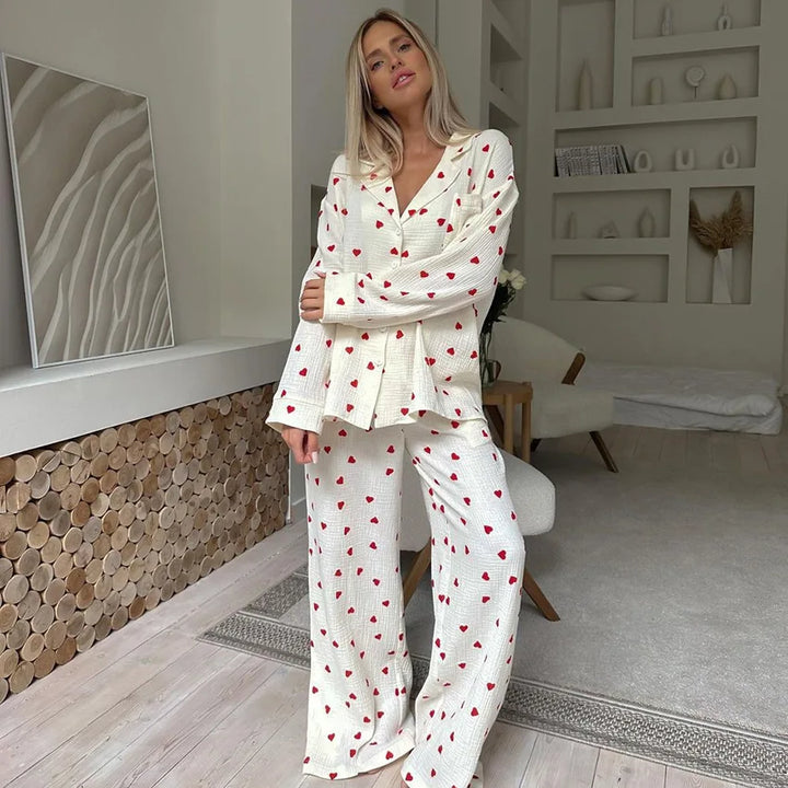 Conjunto de muselina con corazoncitos
