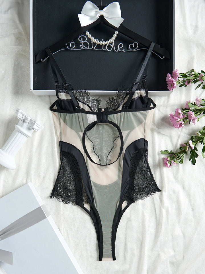 Body con malla beige y ribete de encaje