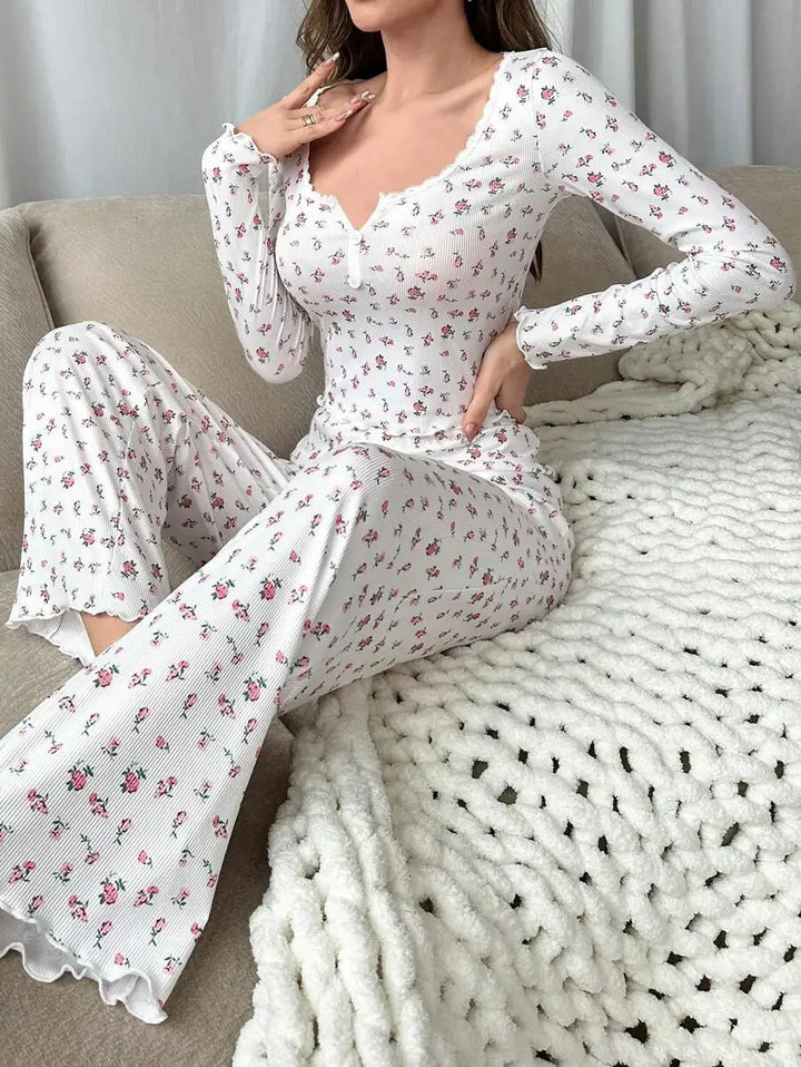 Pijama con estampado floral y pernera larga