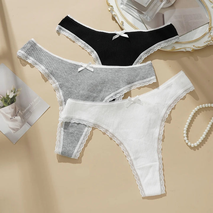 Paquete de 3 tangas con lacitos y ribete de encaje