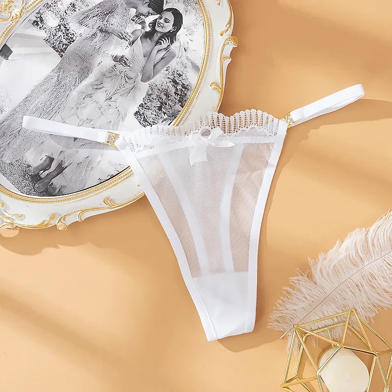 Tanga de malla semitransparente con lacito