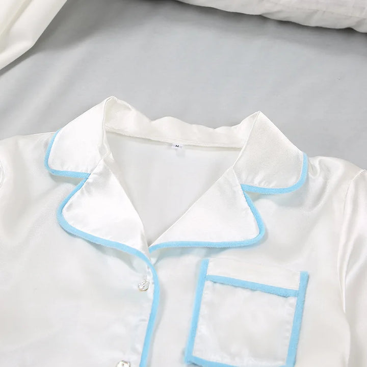 Pijama corto con lazos y volantes