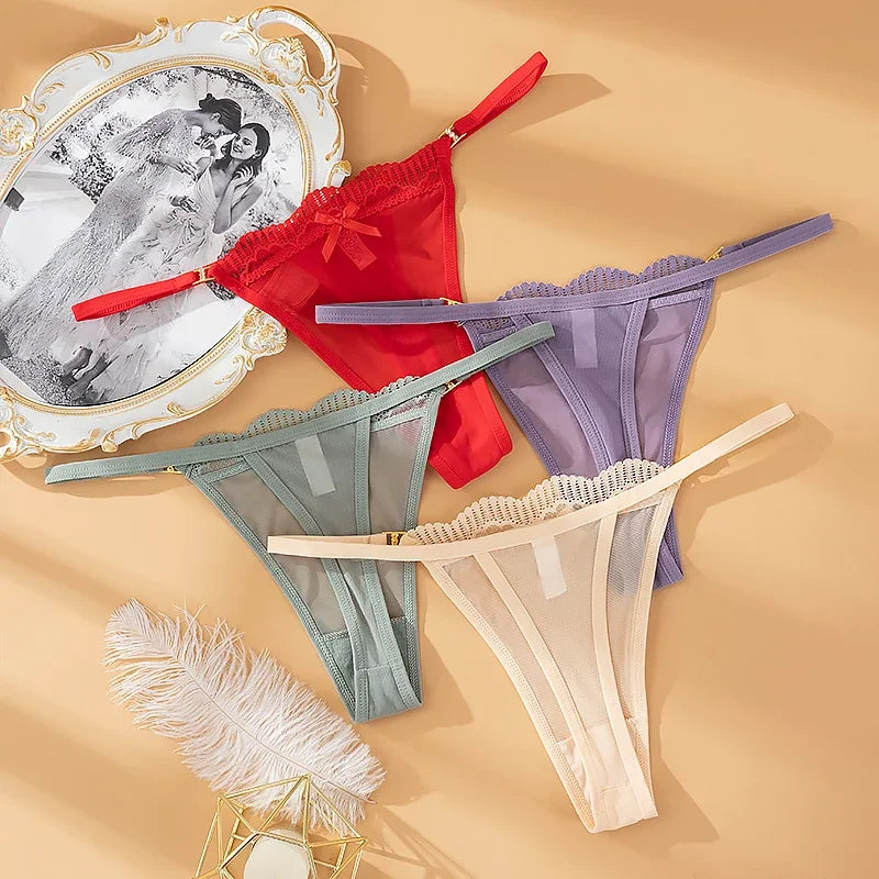 Tanga de malla semitransparente con lacito