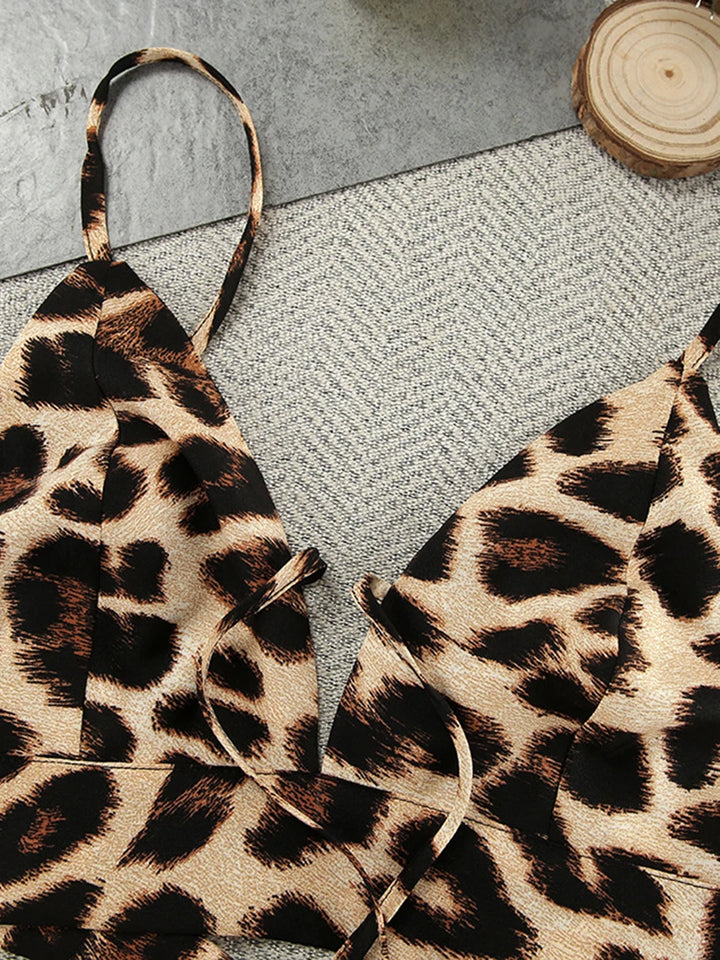 Conjunto de noche con bata y estampado animal