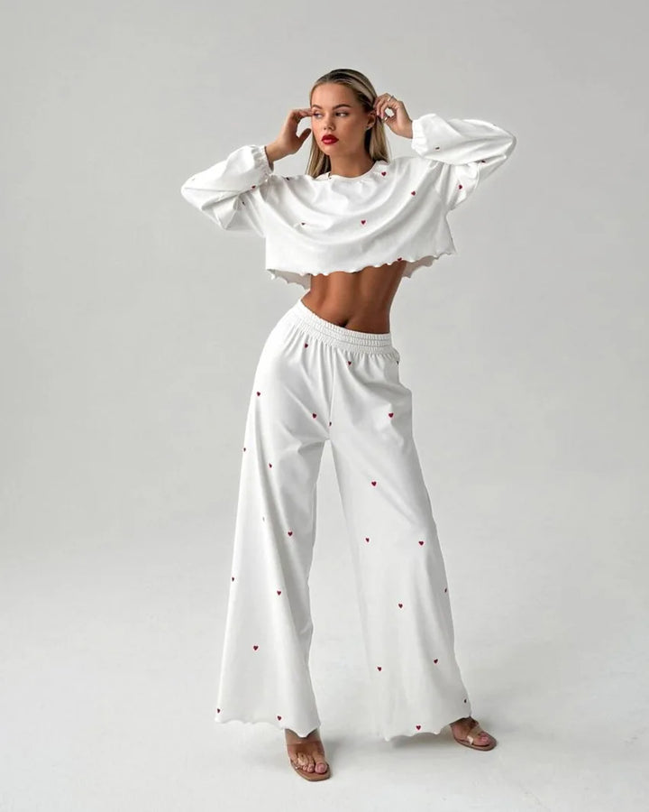 Pijama de punto con ribete de volantes con corazones