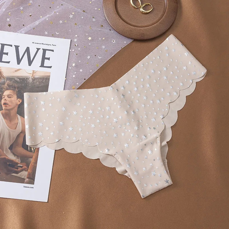 Braguita con borde de volantes y estampado brillante