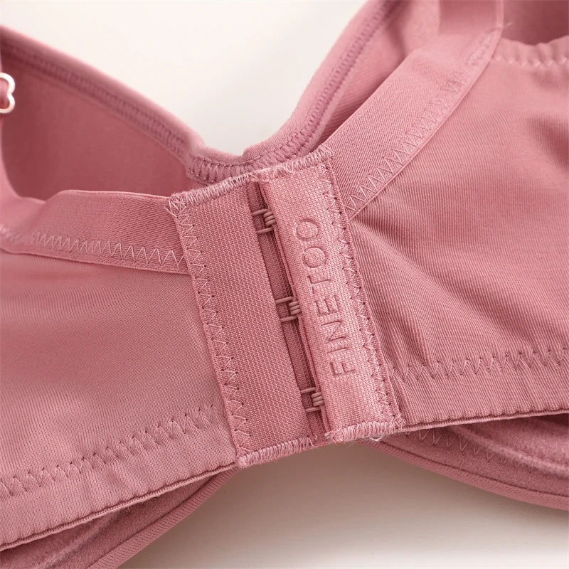 Sujetador de tela lisa