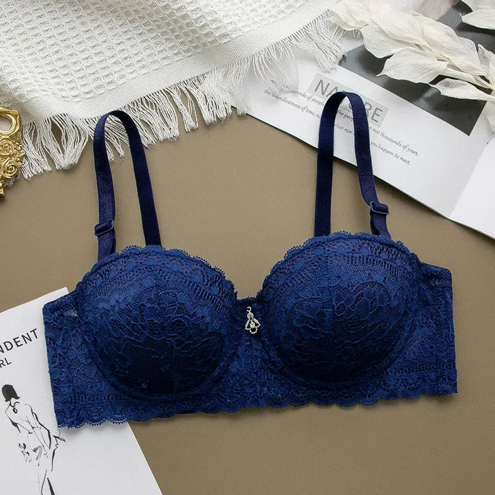 Sujetador de encaje con detalle metálico