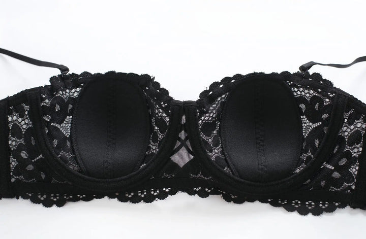 Sujetador de encaje estilo de balconette