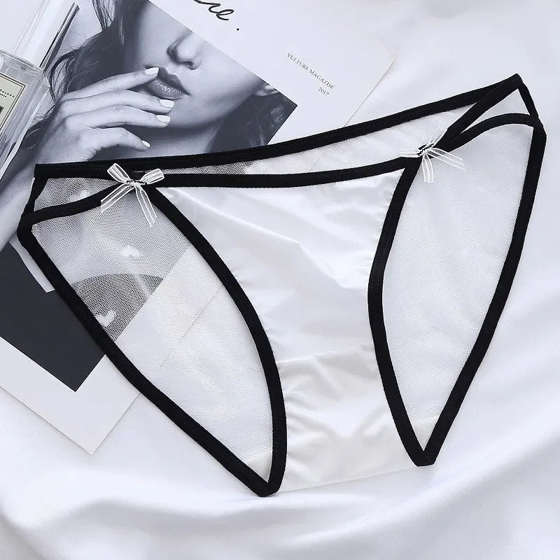 Braguita clásica de malla con corazoncitos