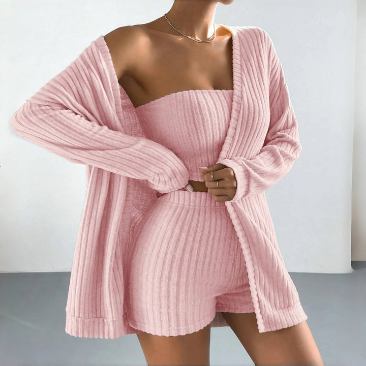 Conjunto de ropa de tela cálida con camiseta