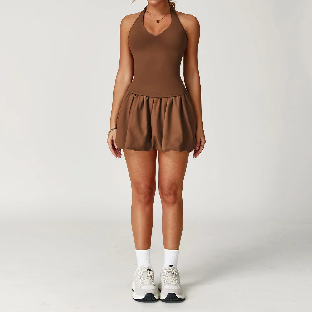 Conjunto deportivo con minifalda y top