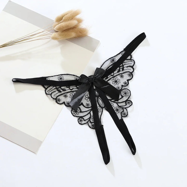 Tanga con abertura y bordado de mariposa
