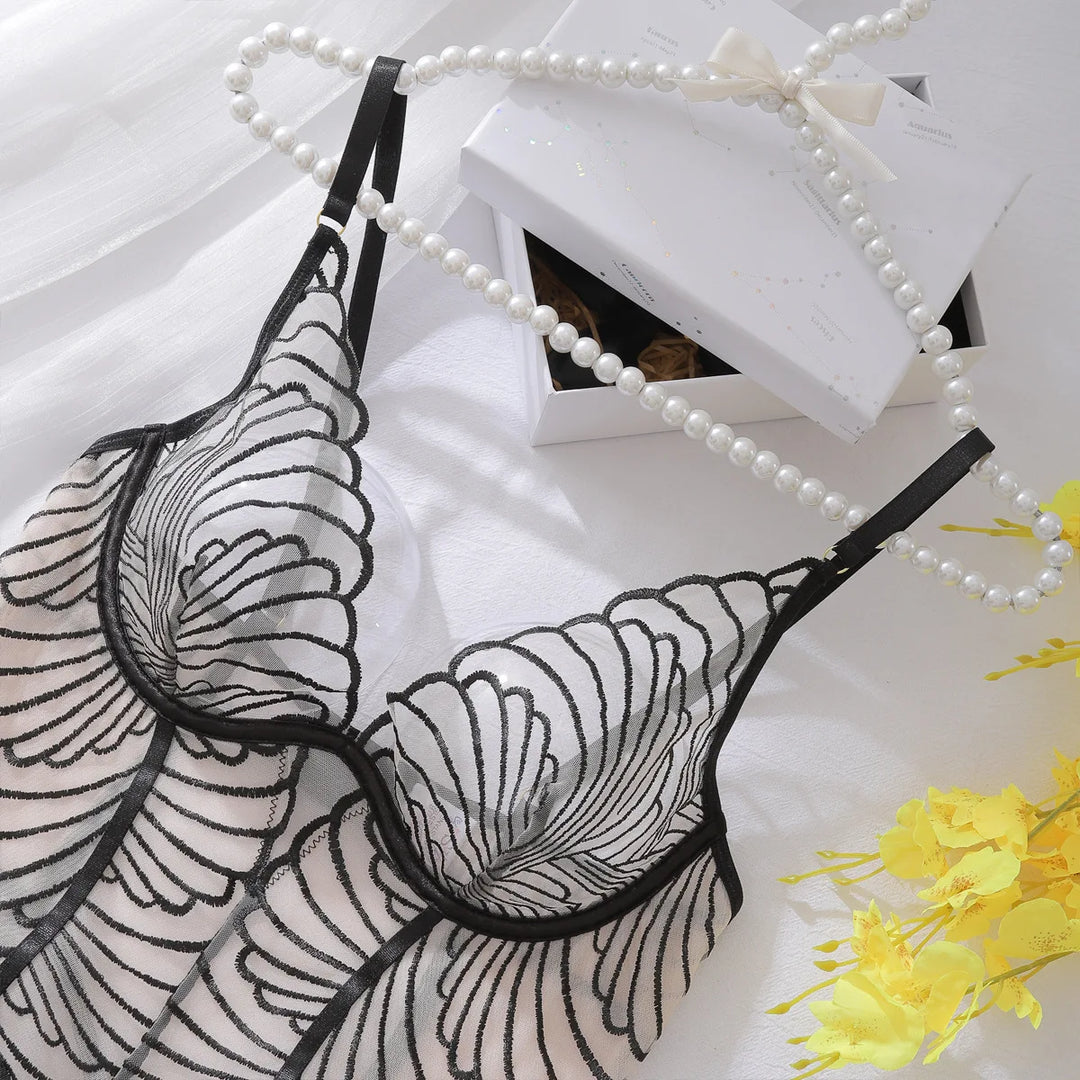 Body semitransparente con bordado