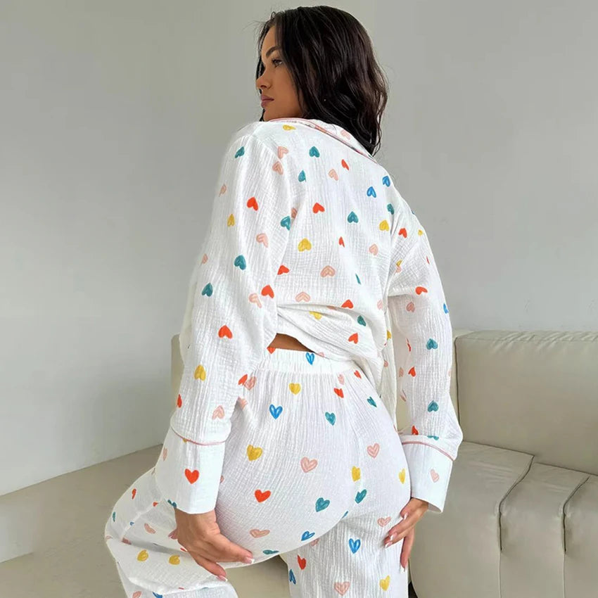 Pijama con corazoncitos multicolores