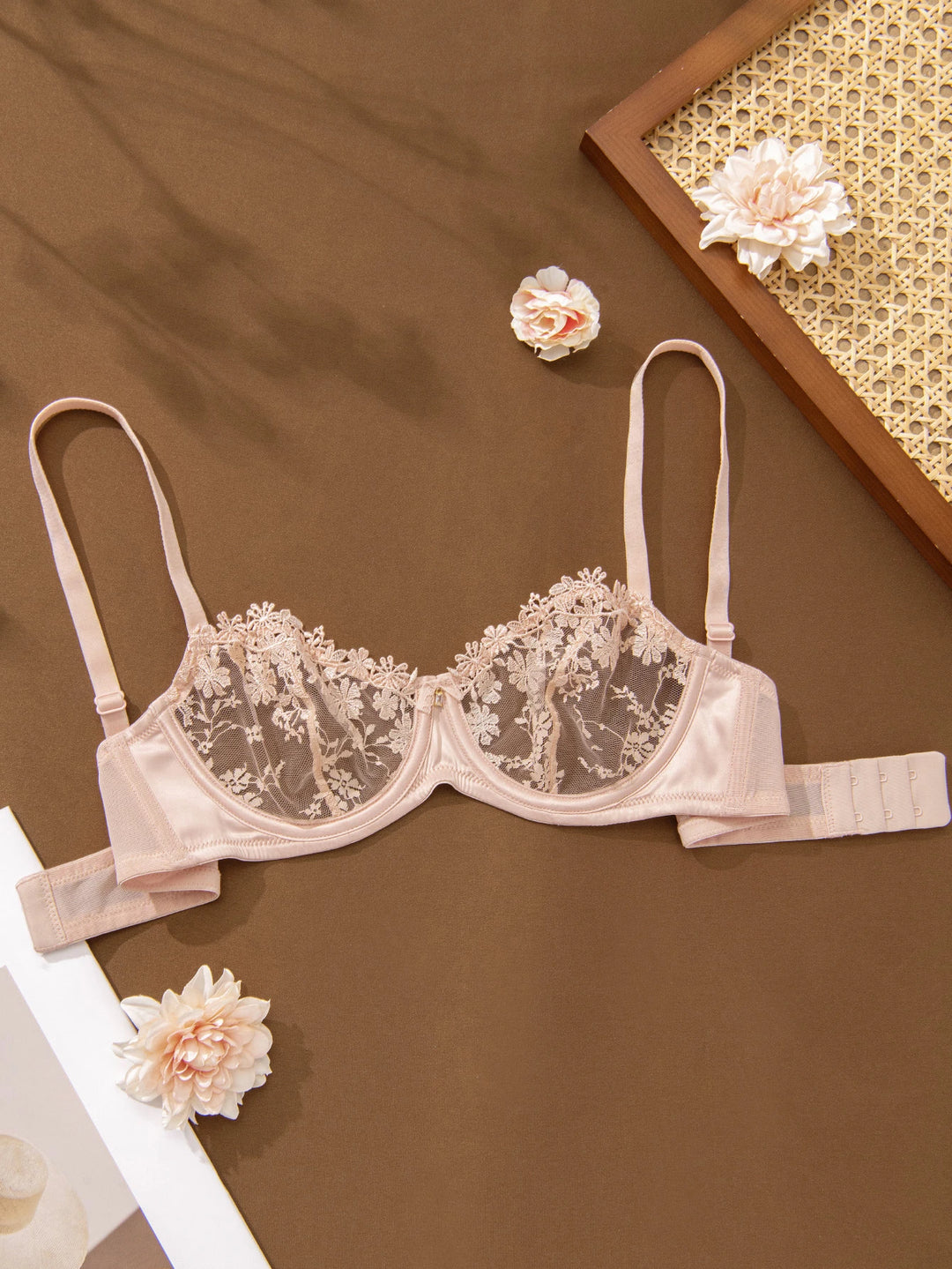 Sujetador de encaje floral