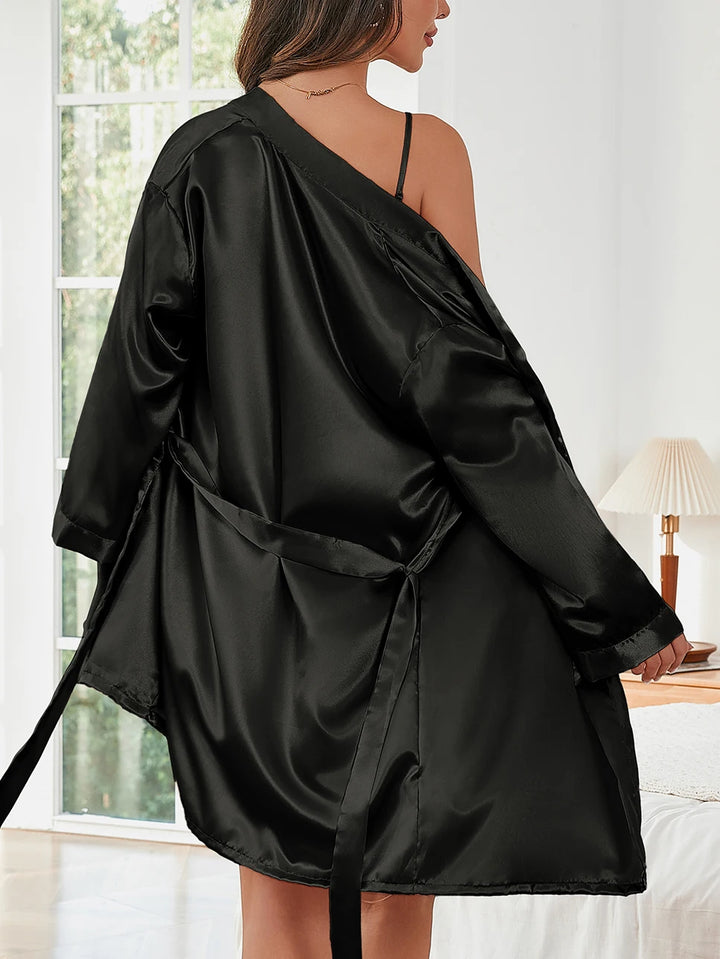 Conjunto de pijama con bata estilo de satén