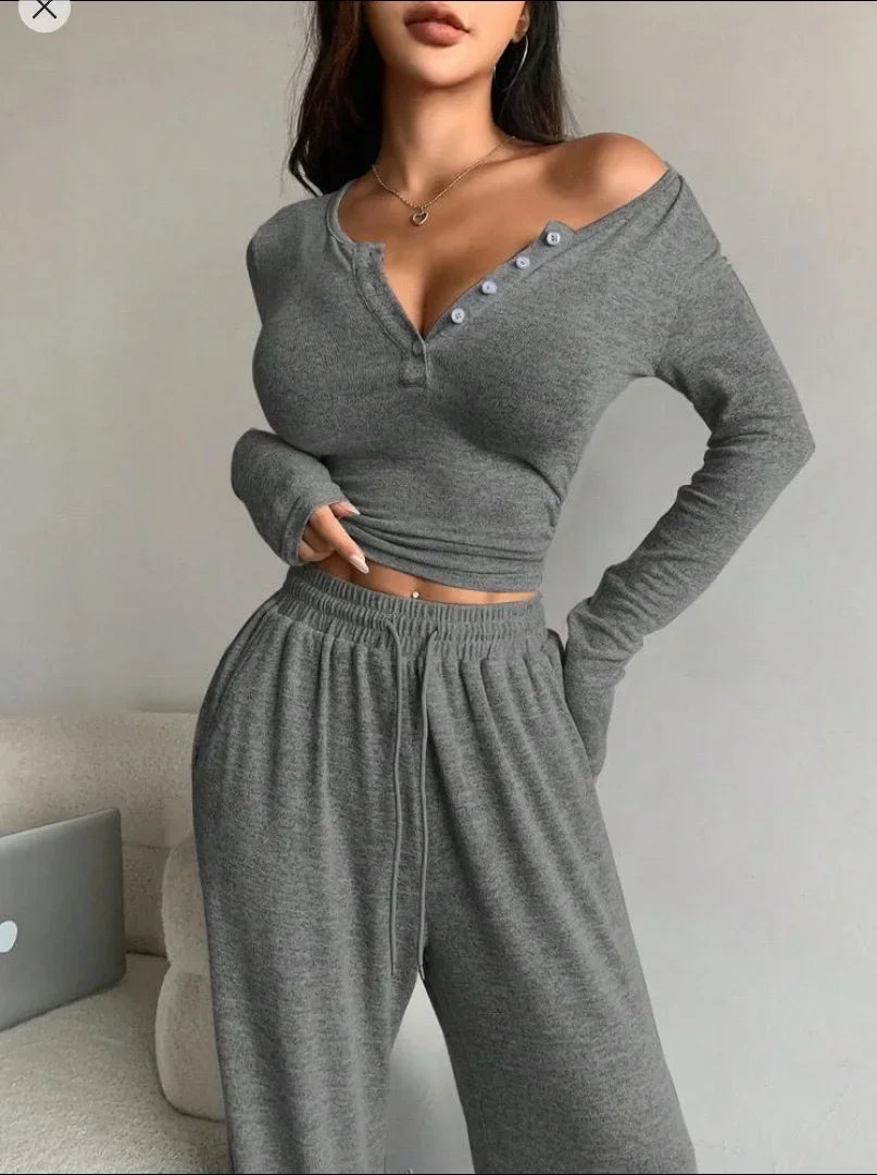 Pijama con botones y pantalones largos