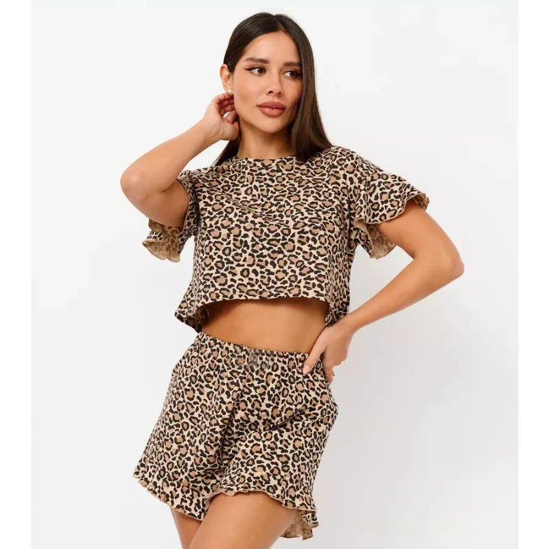 Pijama corto con estampado de leopardo