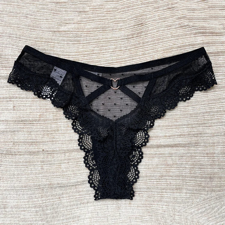 Braguita de encaje con corazoncito