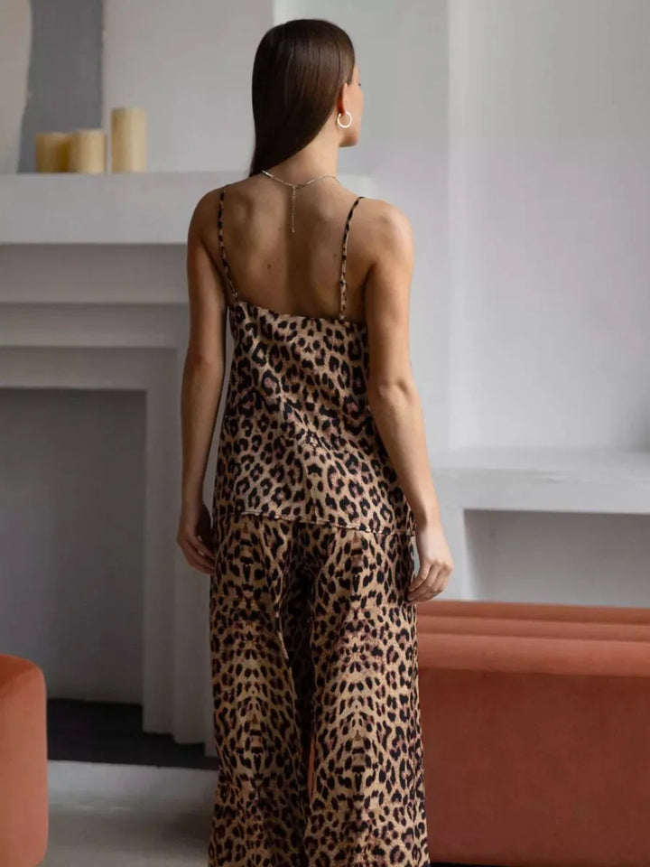 Pijama con estampado de leopardo