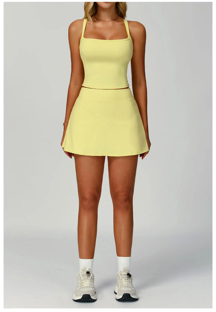 Ropa deportiva de tenis con minifalda y top