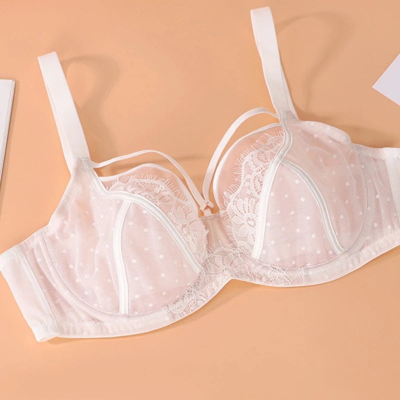 Sujetador de talla grande con ribete de malla y encaje