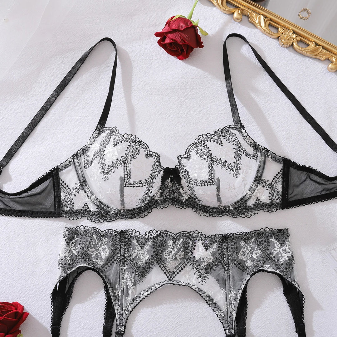Conjunto de lencería de encaje con liguero ancho y bordado