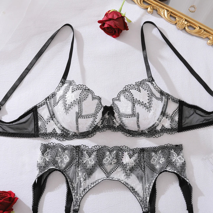 Conjunto de lencería de encaje con liguero ancho y bordado
