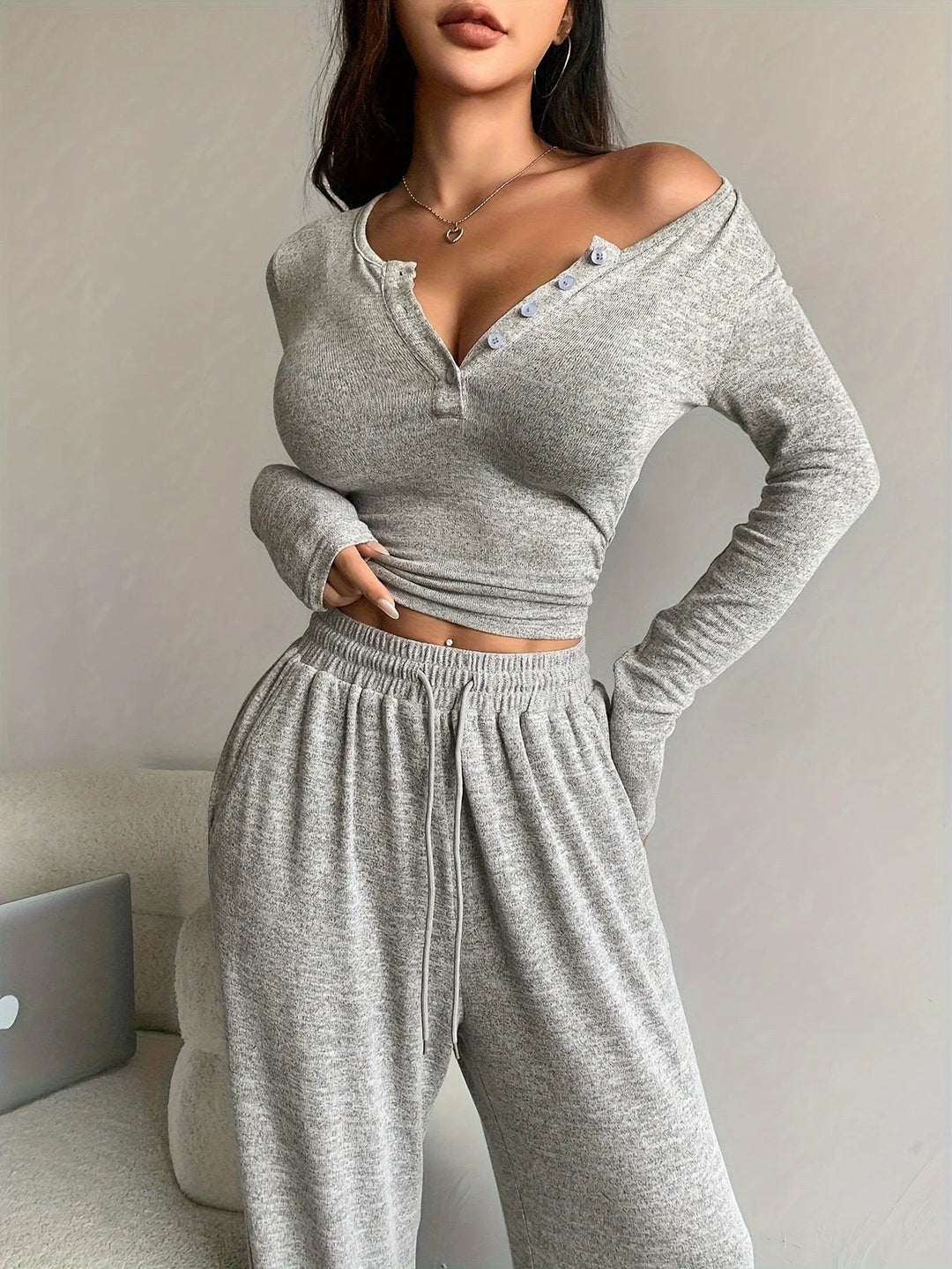 Pijama con botones y pantalones largos