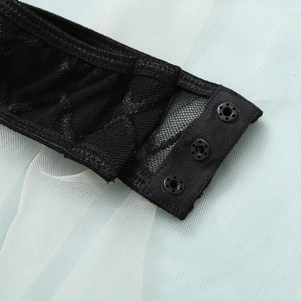 Body con diseño a cuadros y cadenas