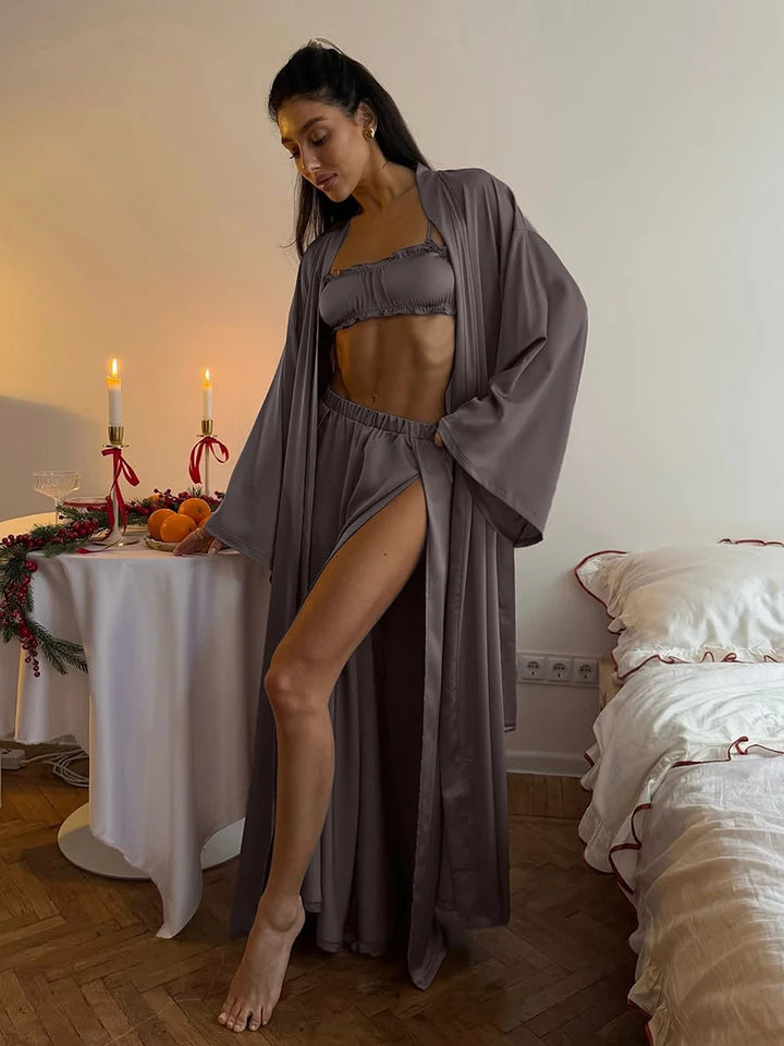 Conjunto de raso con kimono largo