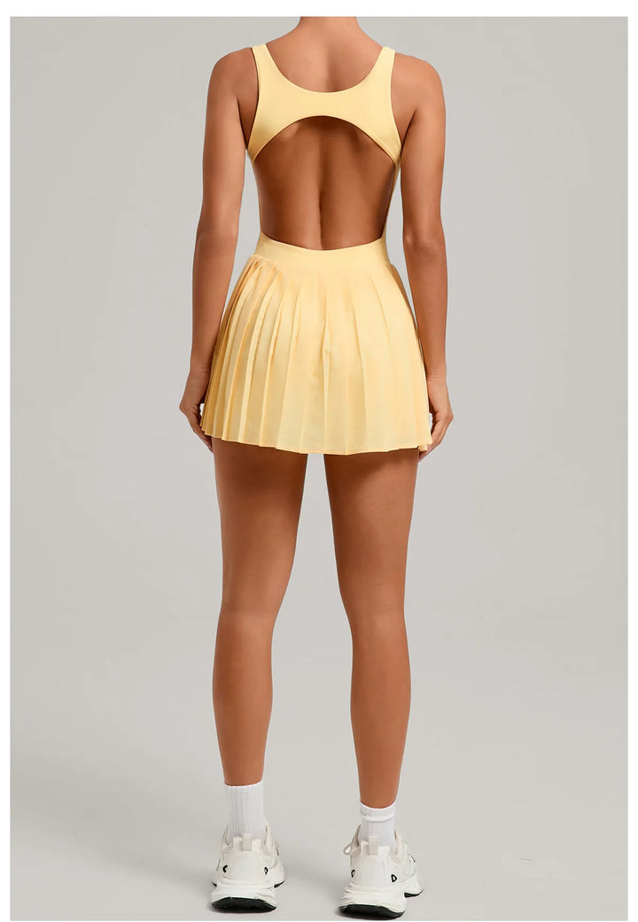 Vestido de tenis con espalda descubierta