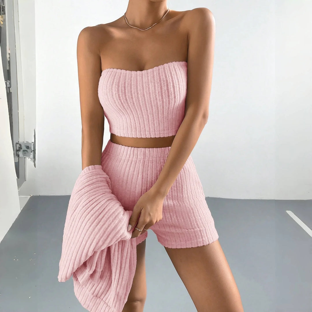 Conjunto de ropa de tela cálida con camiseta