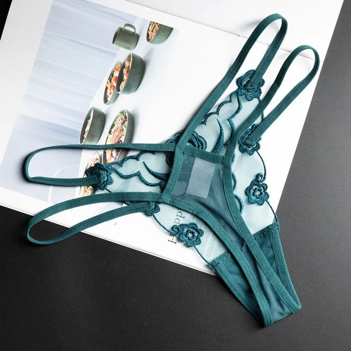 Tanga de malla con bordado de rosas