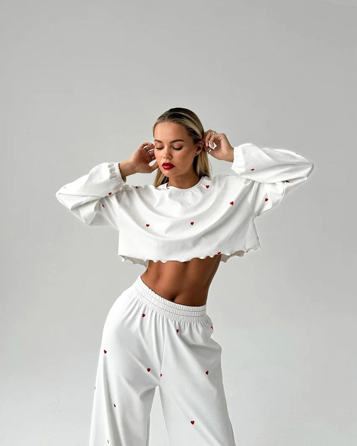 Pijama de punto con ribete de volantes con corazones