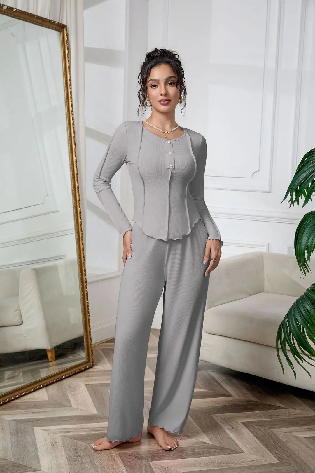 Pijama con pantalones largos y volantes