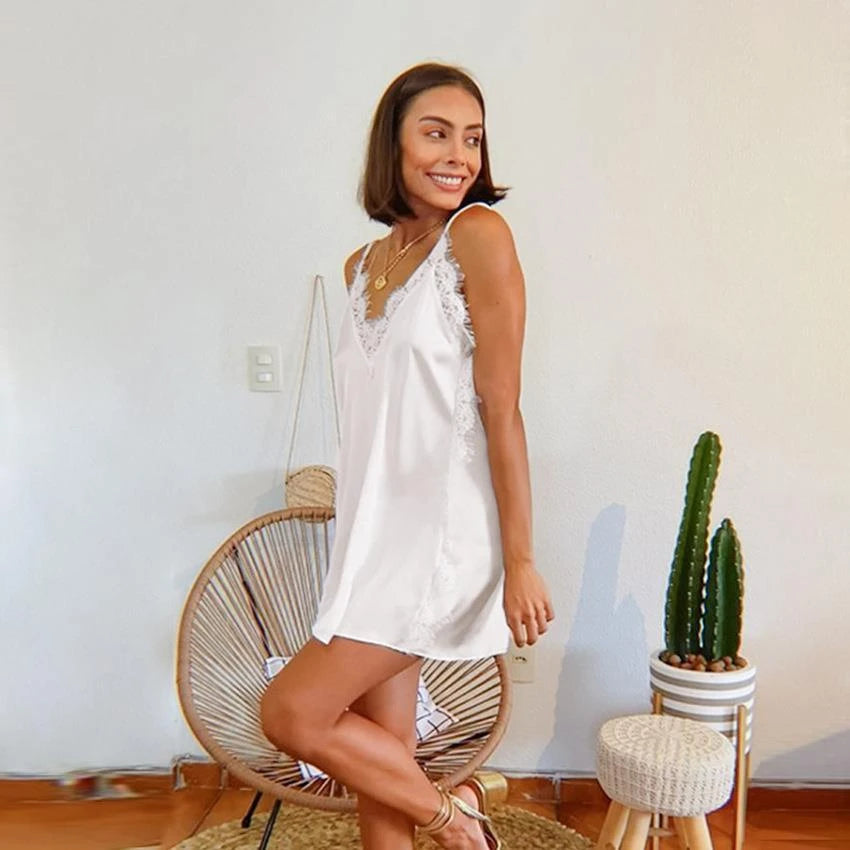 Camisón de noche de bodas con bata de raso