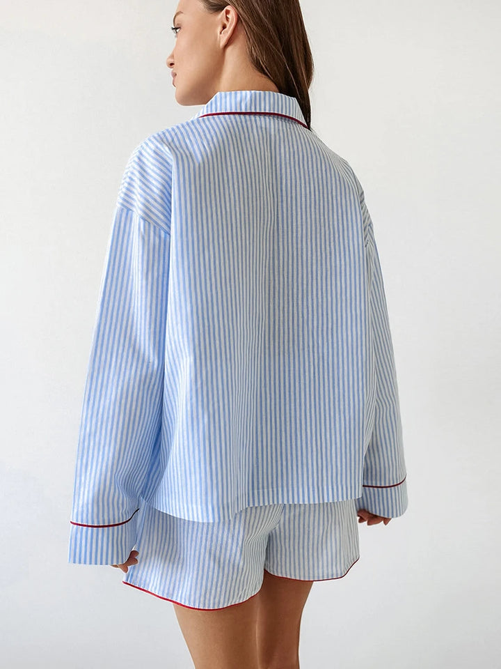 Traje de dormir a rayas