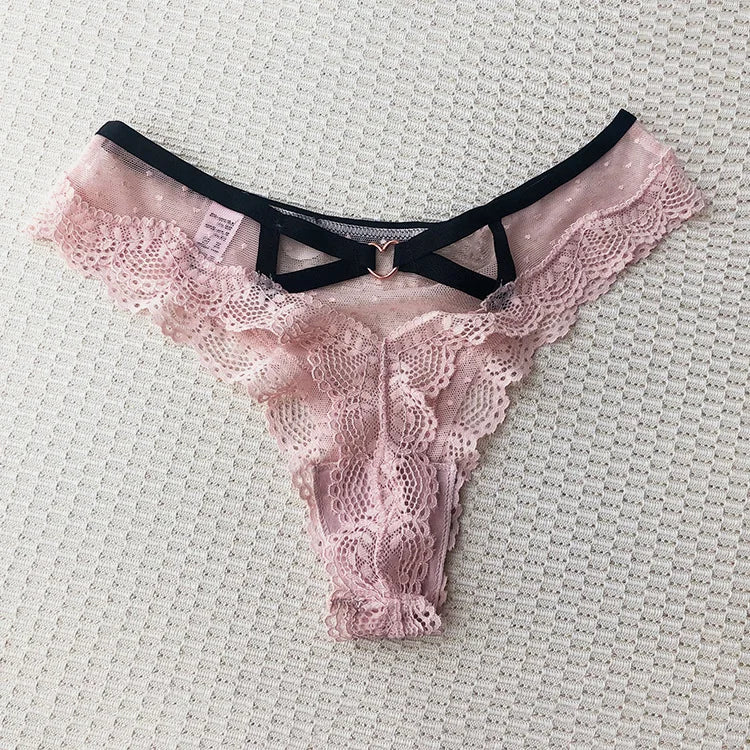 Braguita de encaje con corazoncito