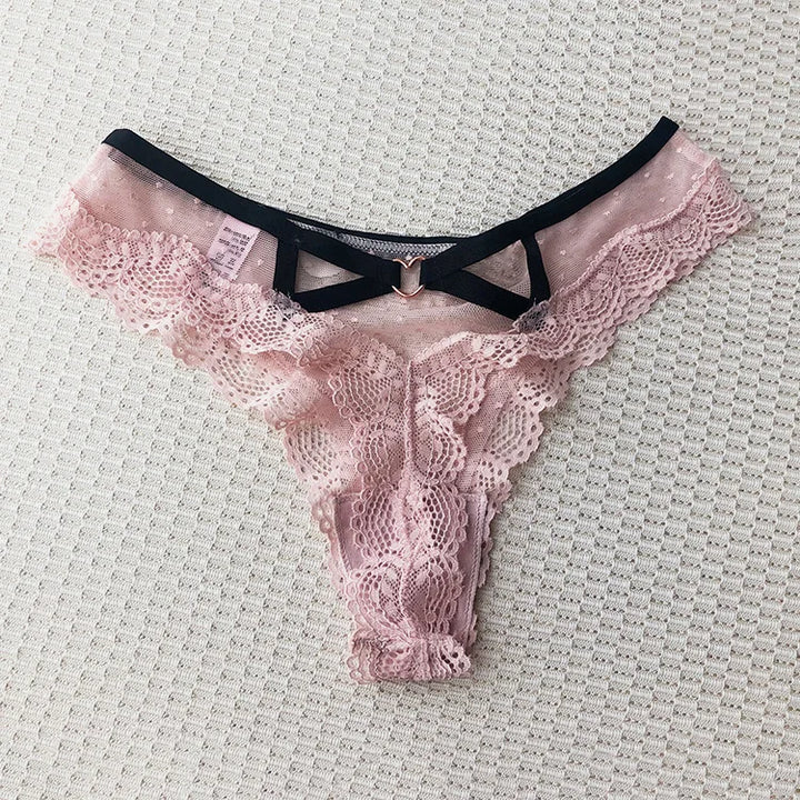 Braguita de encaje con corazoncito