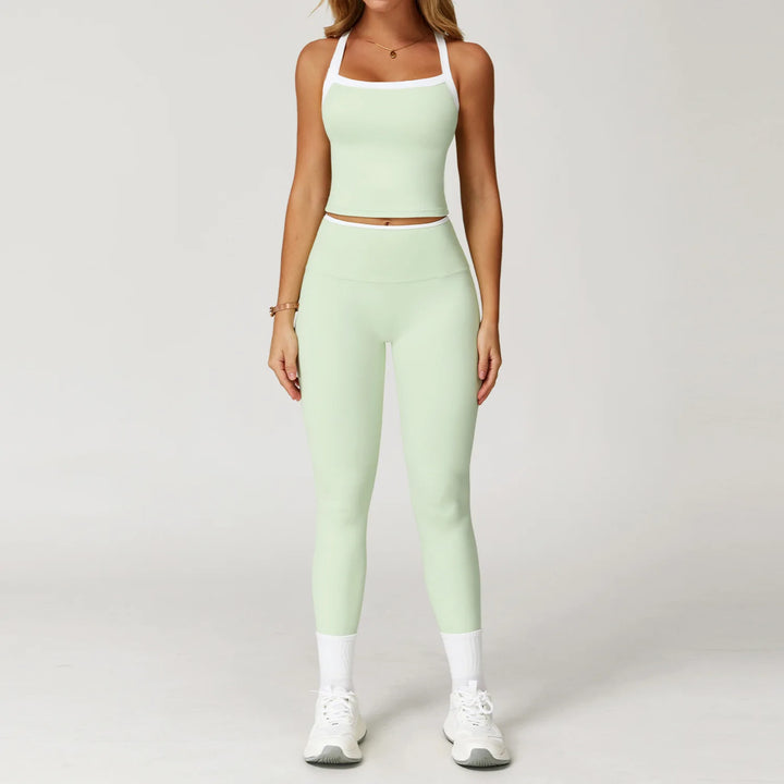 Conjunto deportivo con leggings y ribete blanco